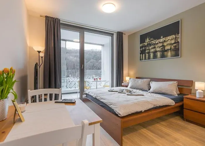On-Site Free Parking, 12 To Min Centre, Supermarket