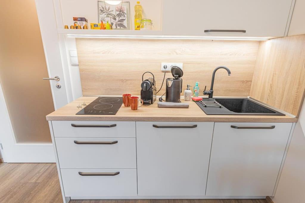 On-site Free Parking, 12 To Min Centre, Supermarket Prague