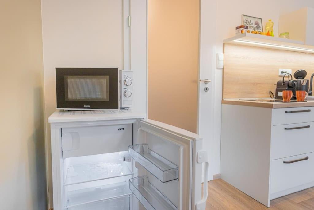 On-site Free Parking, 12 To Min Centre, Supermarket *