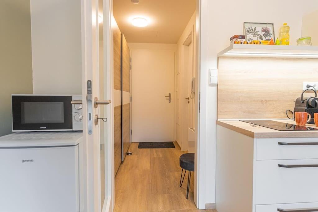 Apartment On-site Free Parking, 12 To Min Centre, Supermarket